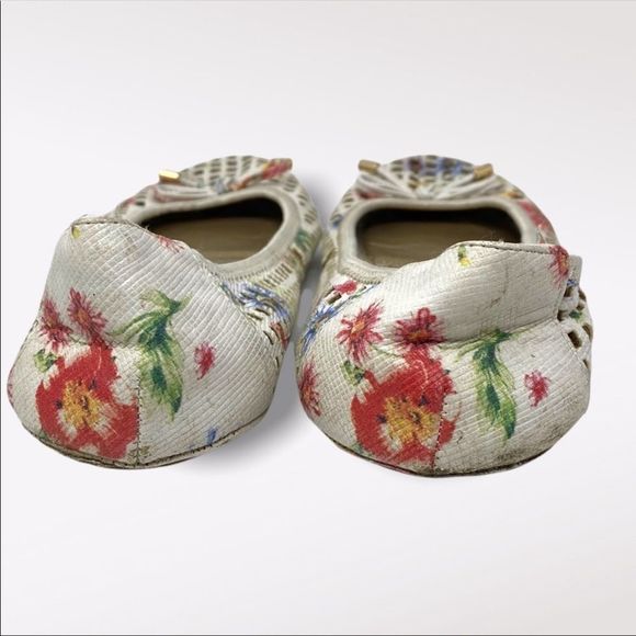 ME TOO | White Floral Ballet Flats - Picture 4 of 7
